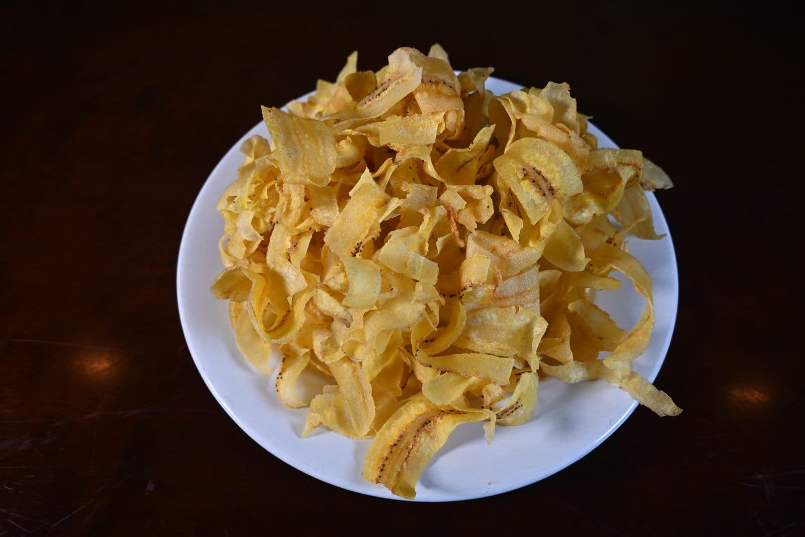 Mariquitas — thinly sliced fried plantain chips